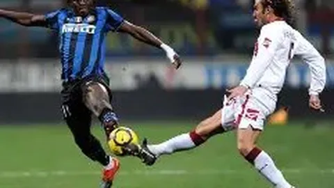 黄晓明健身照曝光，与美女同框肌肉线条明显