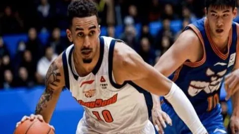 莱奥双响助力，吉鲁传射建功，AC米兰3-2险胜国际米兰，意甲第5轮精彩回顾